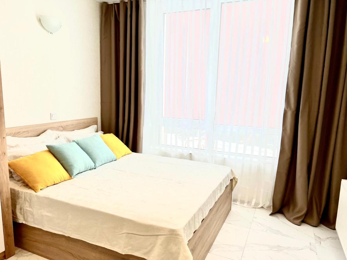 Osapart Hotel In A Complex Semycvit 2 Лвив Екстериор снимка