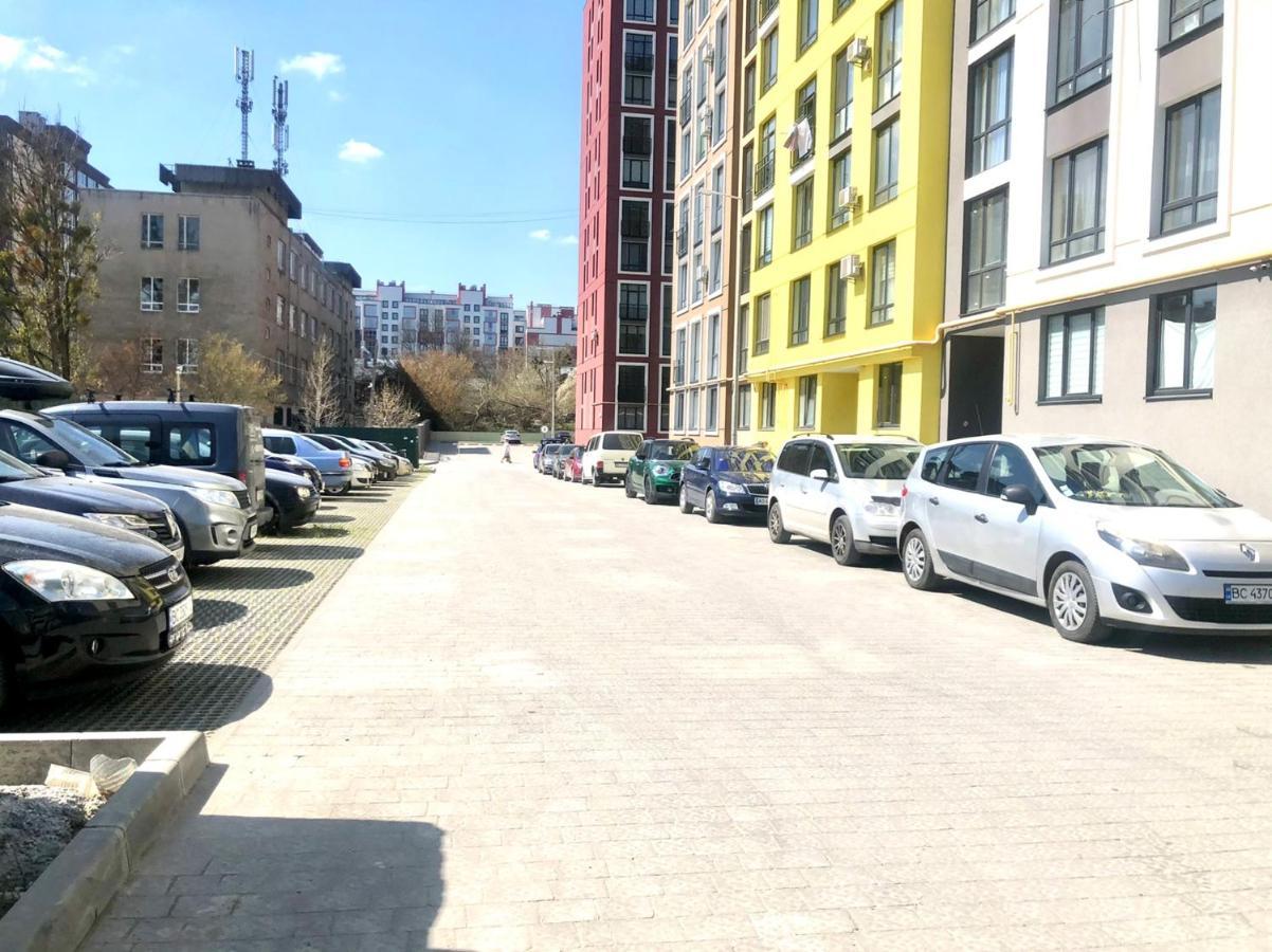 Osapart Hotel In A Complex Semycvit 2 Лвив Екстериор снимка
