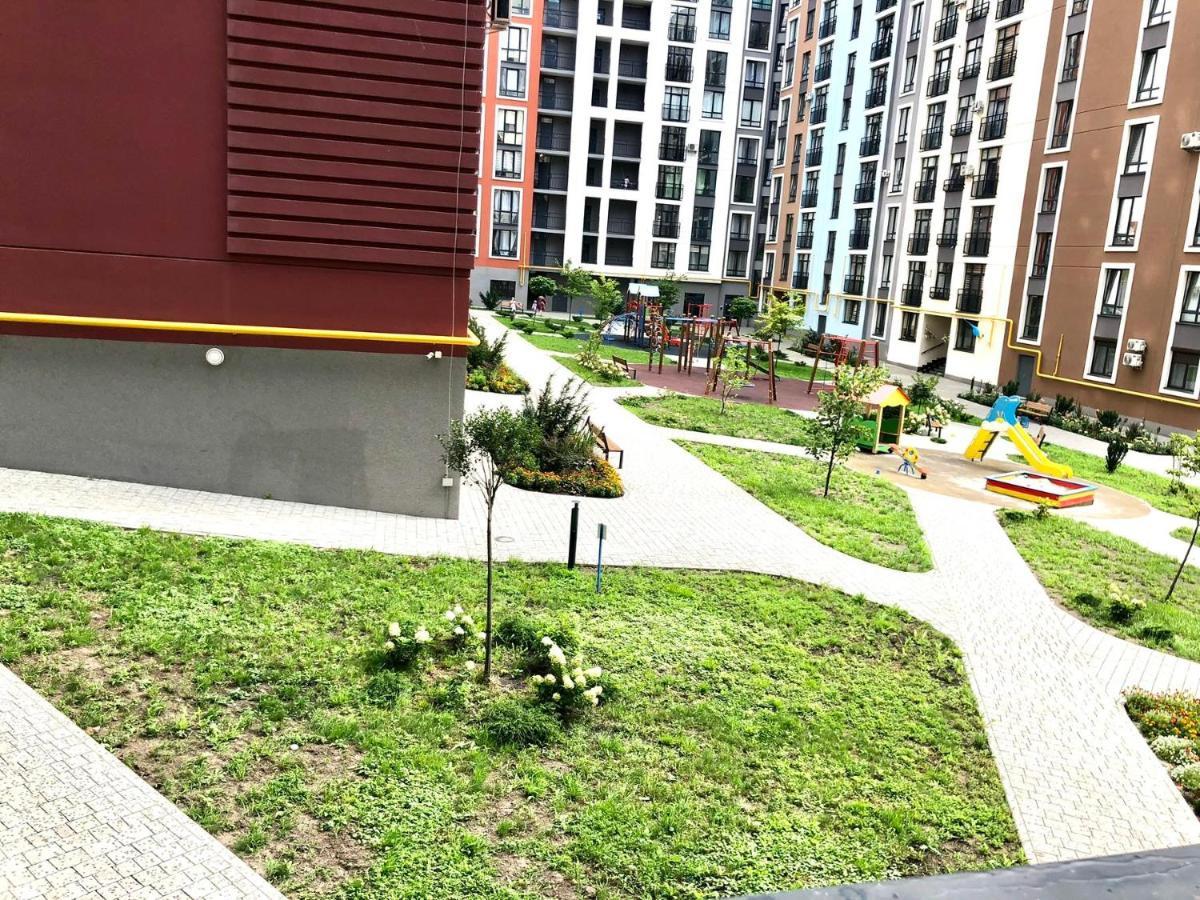 Osapart Hotel In A Complex Semycvit 2 Лвив Екстериор снимка