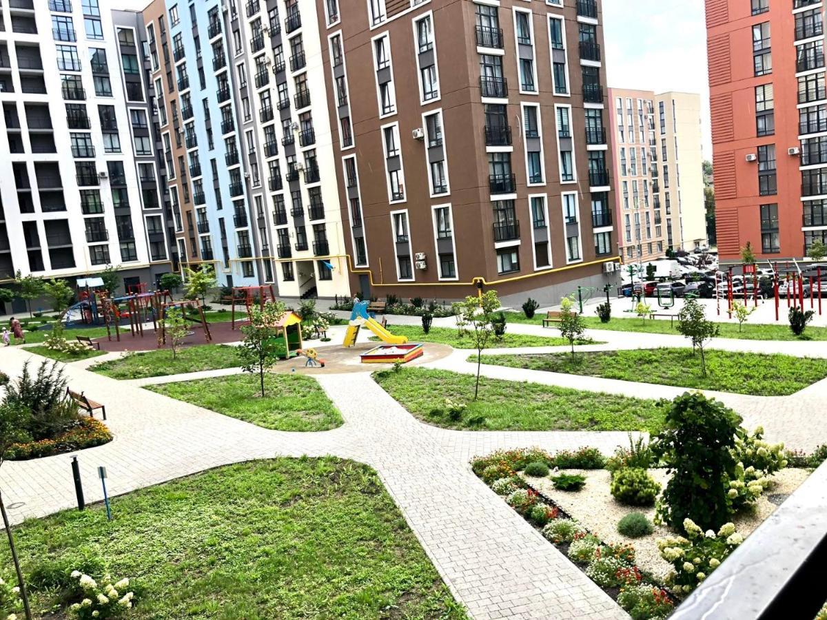Osapart Hotel In A Complex Semycvit 2 Лвив Екстериор снимка