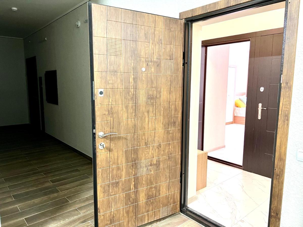 Osapart Hotel In A Complex Semycvit 2 Лвив Екстериор снимка