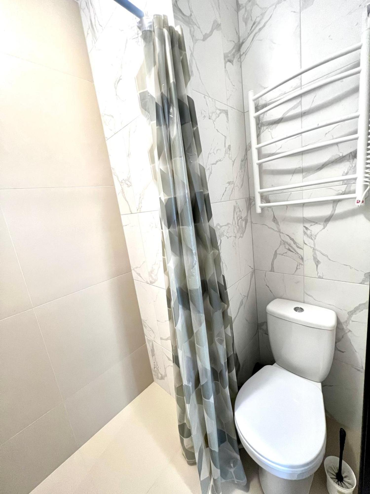 Osapart Hotel In A Complex Semycvit 2 Лвив Екстериор снимка