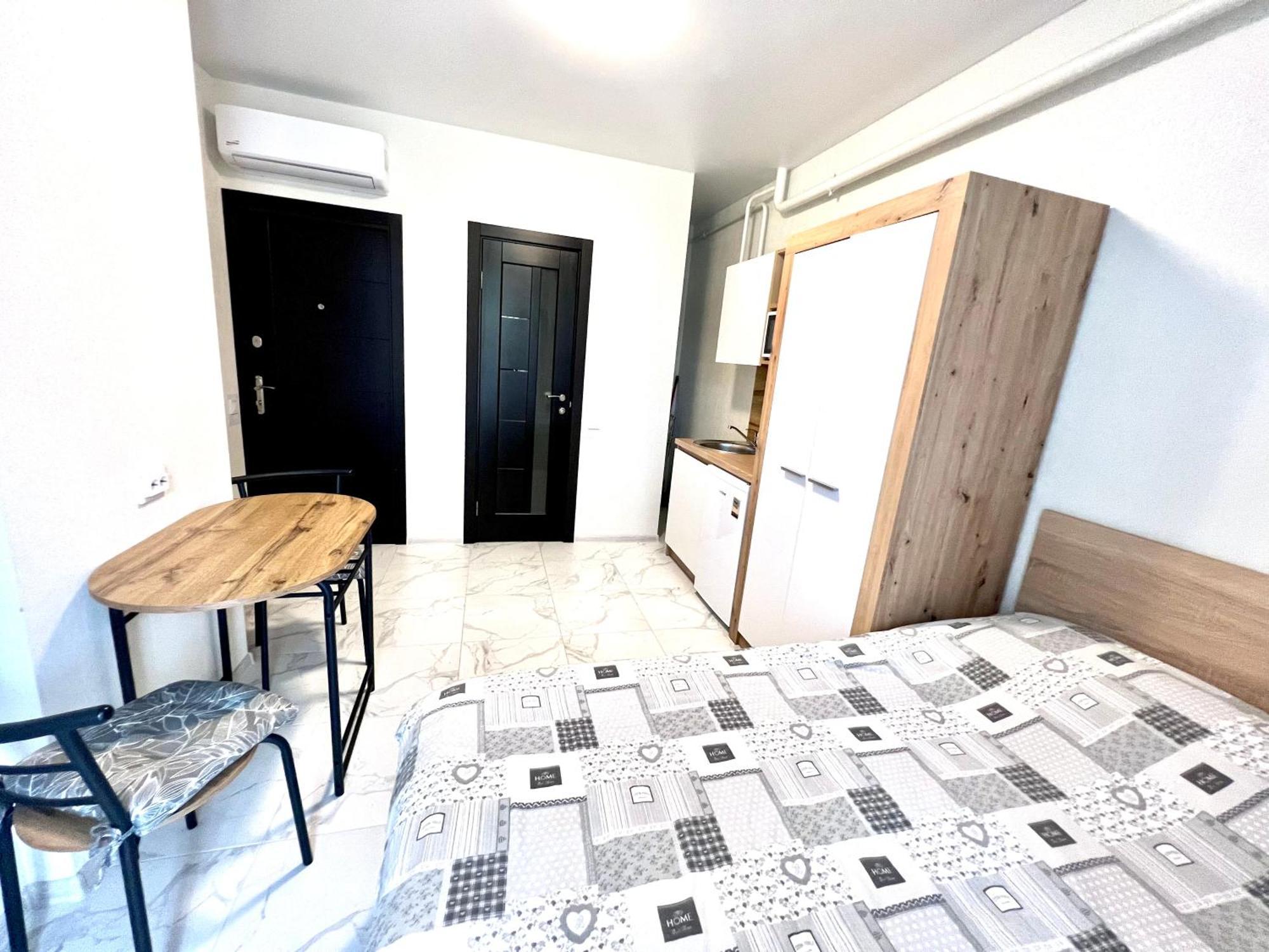 Osapart Hotel In A Complex Semycvit 2 Лвив Екстериор снимка