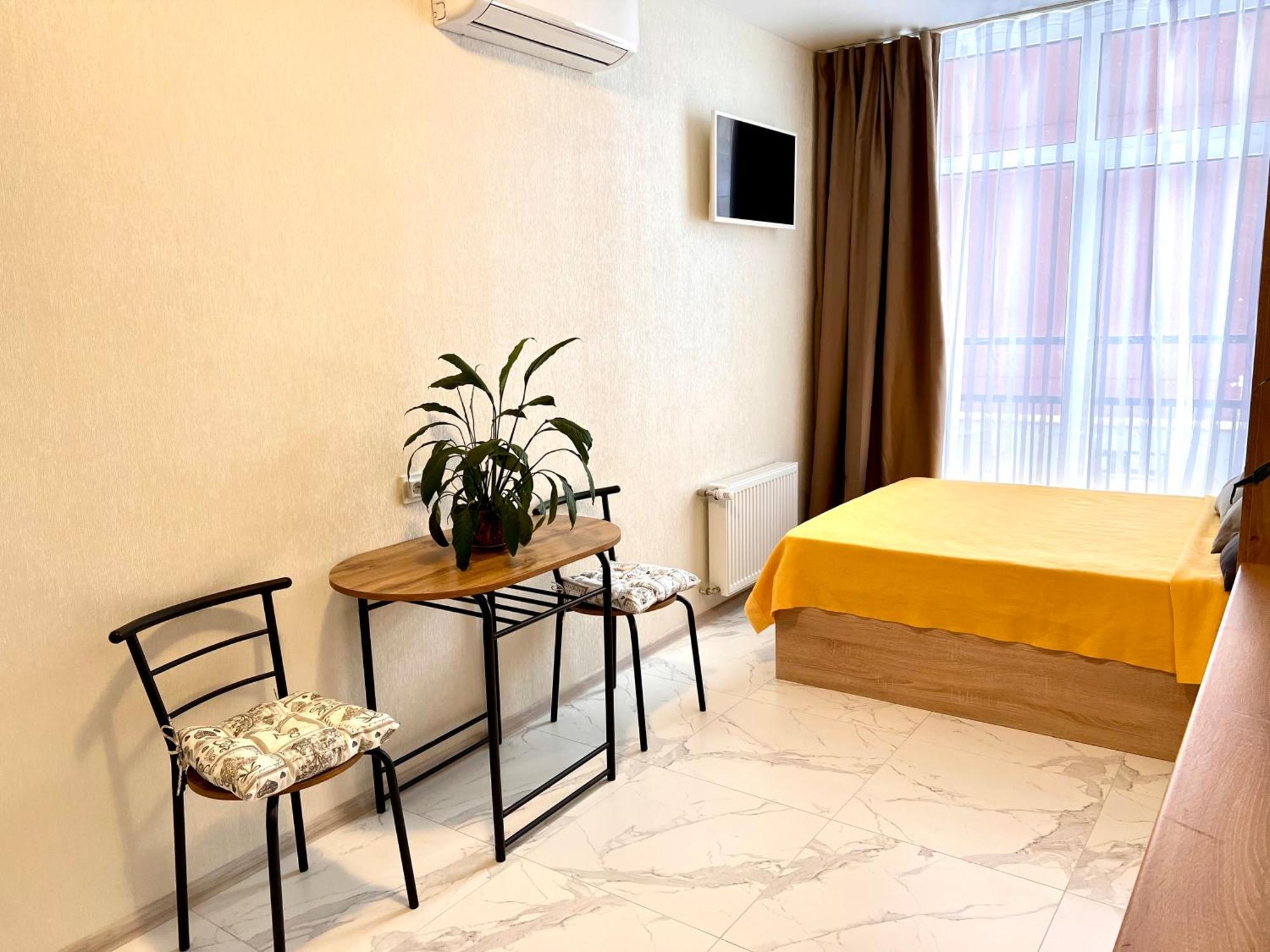 Osapart Hotel In A Complex Semycvit 2 Лвив Екстериор снимка