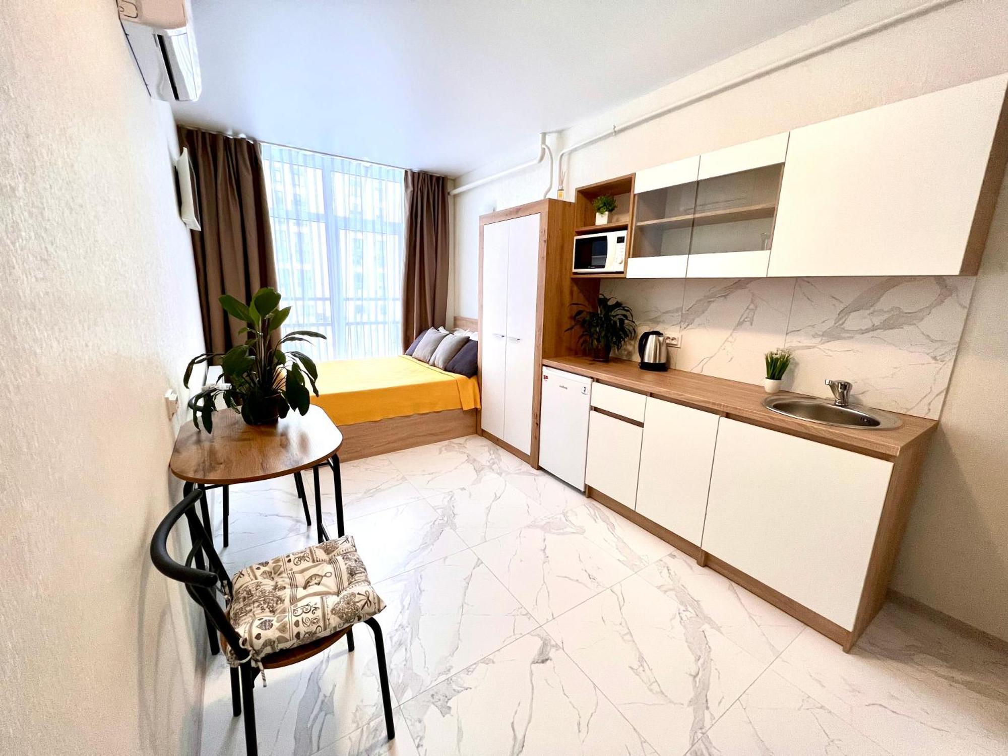Osapart Hotel In A Complex Semycvit 2 Лвив Екстериор снимка