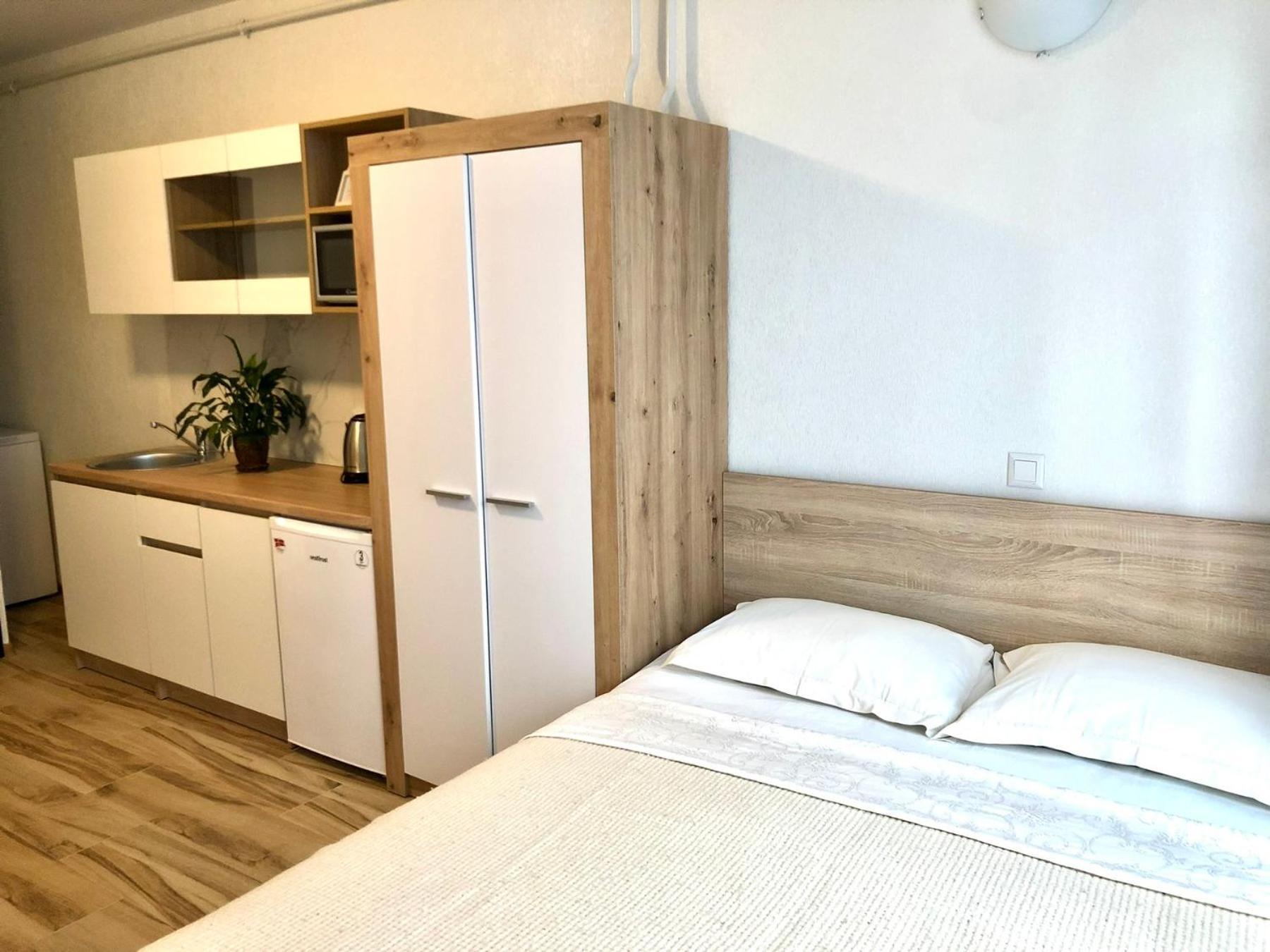 Osapart Hotel In A Complex Semycvit 2 Лвив Екстериор снимка